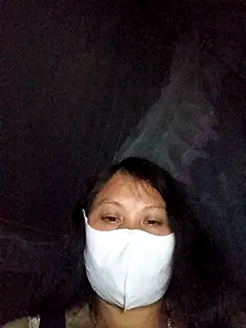 Snapshot of Heylen_hooo chatting on 04/18/26, 01:59 Heylen hooo online show from 04/18/26, 01:59