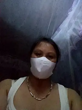 Snapshot of Heylen_hooo chatting on 04/20/26, 01:58 Heylen hooo online show from 04/20/26, 01:58