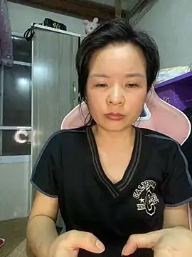 Ivy Trix2 online show from 05/26/26, 01:56