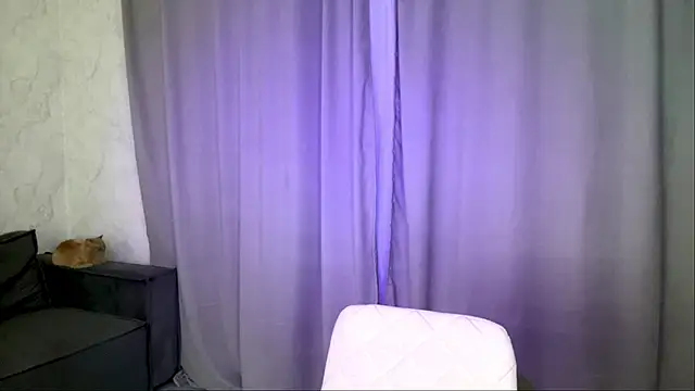 Rosalielue online show from 06/10/26, 07:46