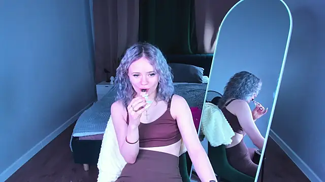 Tessa Ashe online show from 05/16/26, 11:14
