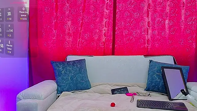 Snapshot of Double_Delight chatting on 05/19/26, 02:23 Double Delight online show from 05/19/26, 02:23