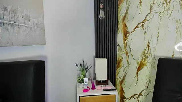 Ariia Monroee online show from 06/11/26, 07:45