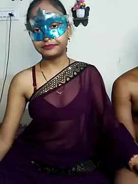 Snapshot of Sweet_Cpl_ chatting on 04/17/26, 11:52 Sweet Cpl online show from 04/17/26, 11:52