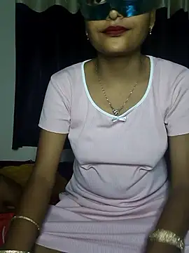 Snapshot of Sweet_Cpl_ chatting on 05/24/26, 03:28 Sweet Cpl online show from 05/24/26, 03:28