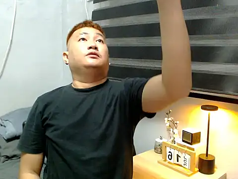 Bigdaddybear888 online show from 07/16/26, 12:00