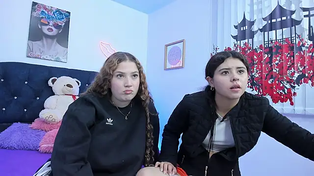 Snapshot of valeria_and_zoe chatting on 03/05/26, 02:24 valeria and zoe online show from 03/05/26, 02:24