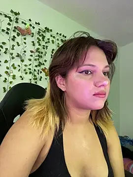 Snapshot of aurora_bela chatting on 03/20/26, 12:21 aurora bela online show from 03/20/26, 12:21
