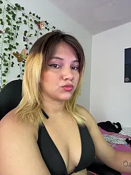 Snapshot of aurora_bela chatting on 03/24/26, 05:07 aurora bela online show from 03/24/26, 05:07