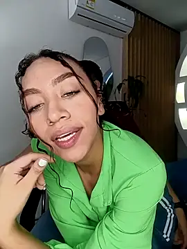 Snapshot of ritzabeth_daniel chatting on 03/19/26, 02:15 ritzabeth daniel online show from 03/19/26, 02:15
