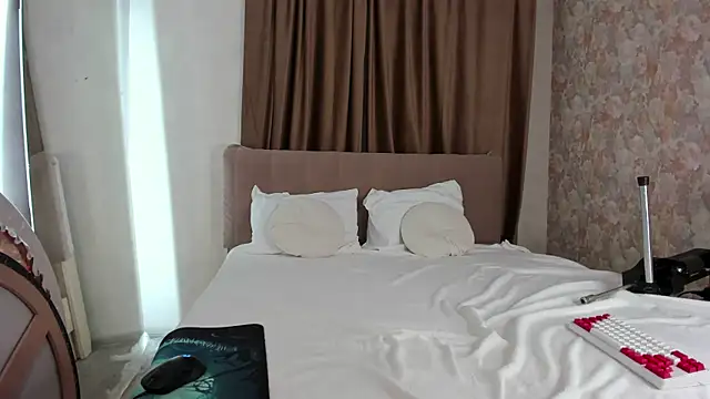 KaylaArt online show from 06/12/26, 07:07