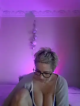 Snapshot of LunaBlaise chatting on 03/31/26, 08:37 LunaBlaise online show from 03/31/26, 08:37