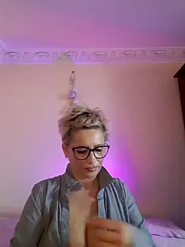 Snapshot of LunaBlaise chatting on 04/12/26, 07:02 LunaBlaise online show from 04/12/26, 07:02