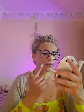 Snapshot of LunaBlaise chatting on 05/04/26, 07:37 LunaBlaise online show from 05/04/26, 07:37