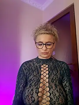 Snapshot of LunaBlaise chatting on 05/16/26, 06:32 LunaBlaise online show from 05/16/26, 06:32