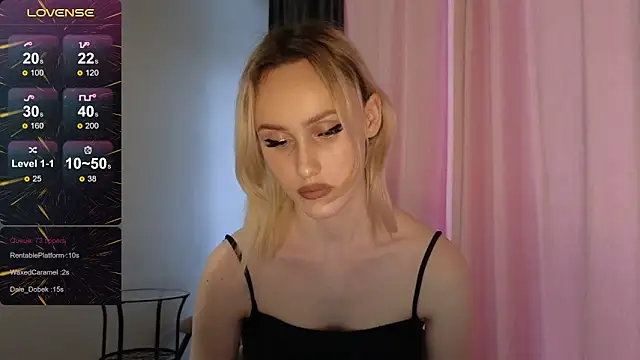 Snapshot of Bella_Villen chatting on 03/06/26, 02:35 Bella Villen online show from 03/06/26, 02:35