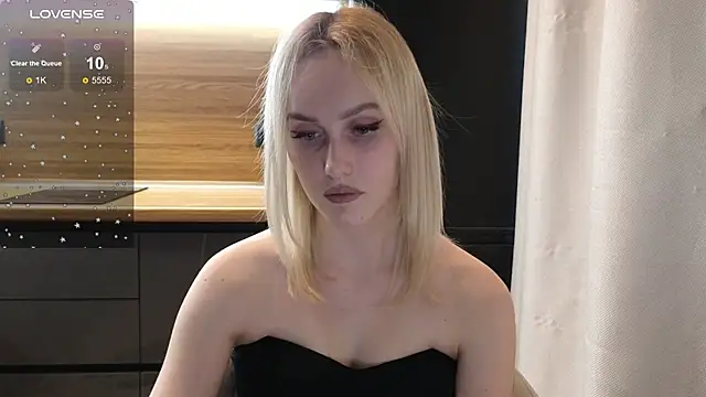 Snapshot of Bella_Villen chatting on 06/11/26, 01:09 Bella Villen online show from 06/11/26, 01:09