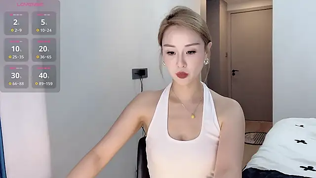 xiaolu-686 online show from 05/12/26, 02:47
