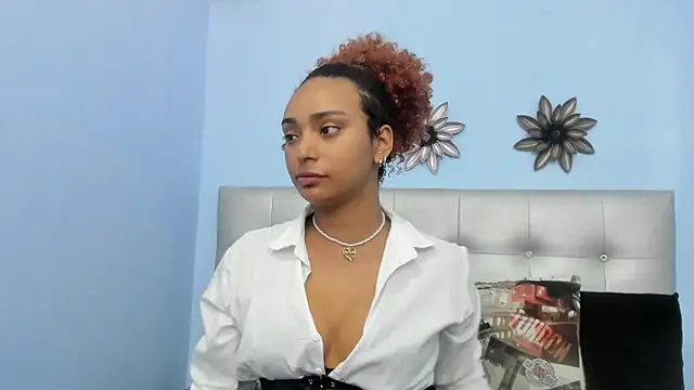 Snapshot of Saray_sexylove chatting on 03/30/26, 11:33 Saray sexylove online show from 03/30/26, 11:33