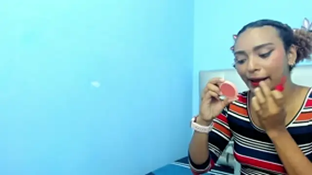 Snapshot of Saray_sexylove chatting on 04/08/26, 11:32 Saray sexylove online show from 04/08/26, 11:32