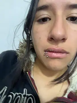 Snapshot of LilyRossi_ chatting on 06/04/26, 11:27 LilyRossi online show from 06/04/26, 11:27
