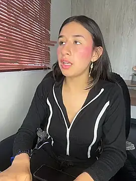 LilyRossi  online show from 07/28/26, 02:13