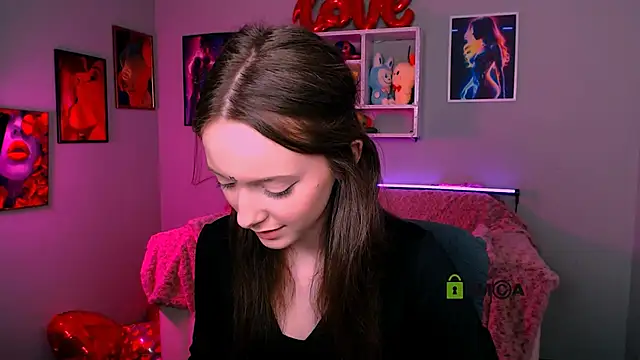 Snapshot of chloe_ley chatting on 03/11/26, 04:02 chloe ley online show from 03/11/26, 04:02