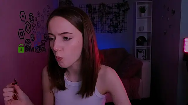 Snapshot of chloe_ley chatting on 05/11/26, 07:11 chloe ley online show from 05/11/26, 07:11