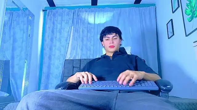 Dantekent online show from 05/24/26, 01:27