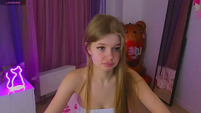 Snapshot of belrinaa chatting on 04/04/26, 08:39 belrinaa online show from 04/04/26, 08:39