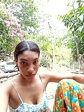 Snapshot of ginevere_20 chatting on 04/08/26, 08:20 ginevere 20 online show from 04/08/26, 08:20