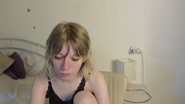 MollySally online show from 06/11/26, 04:10