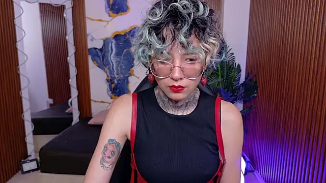 Snapshot of Lyra_tay chatting on 07/26/26, 01:40 Lyra tay online show from 07/26/26, 01:40