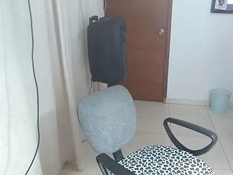 Snapshot of IrisArellano_ chatting on 03/10/26, 01:32 IrisArellano online show from 03/10/26, 01:32