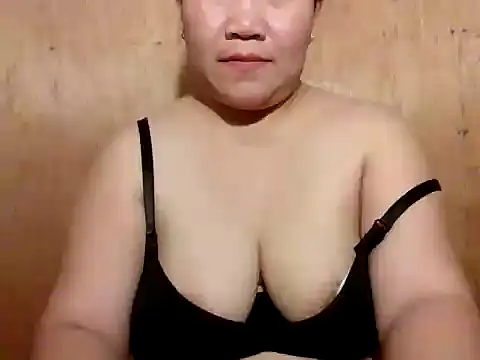 Snapshot of sejuicing_angel chatting on 03/08/26, 03:43 sejuicing angel online show from 03/08/26, 03:43