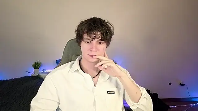 AnthonyCuutie online show from 06/11/26, 05:05