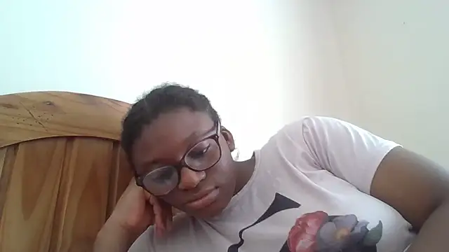 Snapshot of SexyGemBeauty chatting on 06/04/26, 02:01 SexyGemBeauty online show from 06/04/26, 02:01