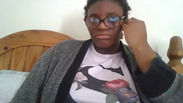 Snapshot of SexyGemBeauty chatting on 07/04/26, 11:27 SexyGemBeauty online show from 07/04/26, 11:27