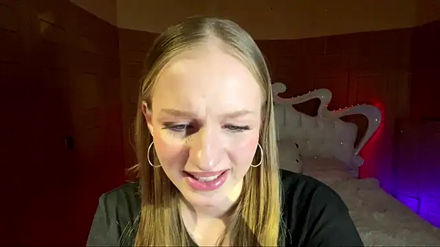 Snapshot of Anika_Socutehe chatting on 04/04/26, 05:10 Anika Socutehe online show from 04/04/26, 05:10