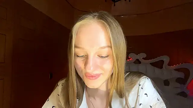 Snapshot of Anika_Socutehe chatting on 04/13/26, 11:21 Anika Socutehe online show from 04/13/26, 11:21