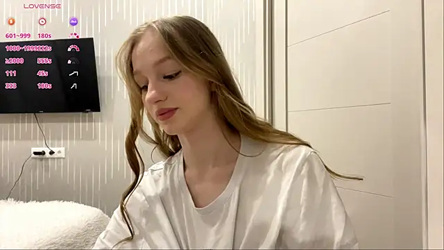 Snapshot of Anika_Socutehe chatting on 05/14/26, 09:10 Anika Socutehe online show from 05/14/26, 09:10