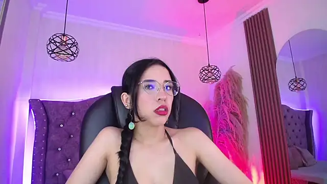 Snapshot of Amara_Davis1 chatting on 04/19/26, 05:07 Amara Davis1 online show from 04/19/26, 05:07