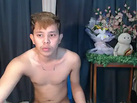 Snapshot of Baby_Maxxx chatting on 03/13/26, 04:30 Baby Maxxx online show from 03/13/26, 04:30