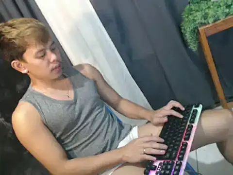 Snapshot of Baby_Maxxx chatting on 03/26/26, 03:23 Baby Maxxx online show from 03/26/26, 03:23