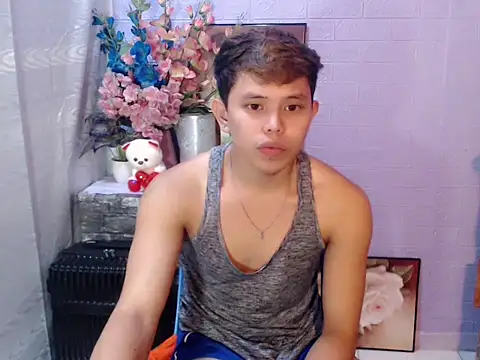 Snapshot of Baby_Maxxx chatting on 05/16/26, 12:07 Baby Maxxx online show from 05/16/26, 12:07