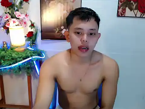 Snapshot of Baby_Maxxx chatting on 05/21/26, 03:35 Baby Maxxx online show from 05/21/26, 03:35