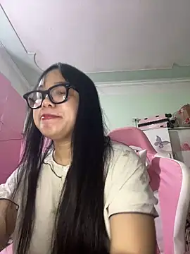 Leeeeiu online show from 06/10/26, 03:44