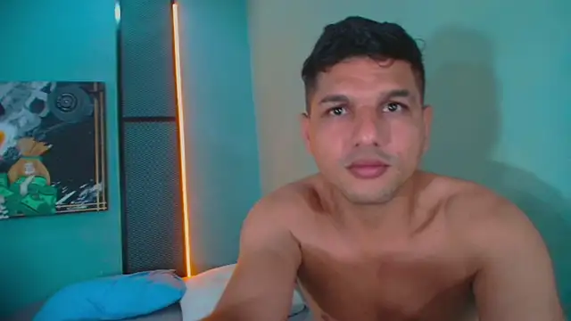 Snapshot of Hornyshow1 chatting on 04/11/26, 12:53 Hornyshow1 online show from 04/11/26, 12:53