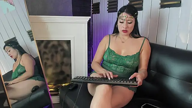 Terra  Rouse  online show from 07/08/26, 10:53