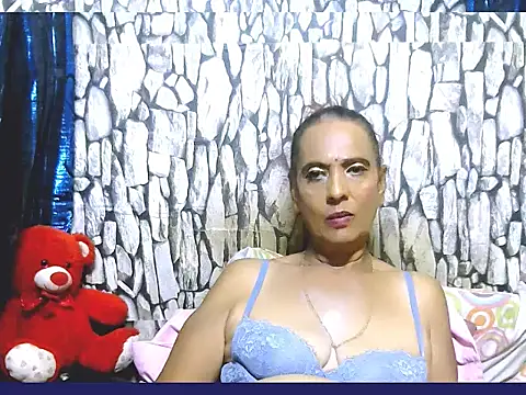 Snapshot of Hot_queen58 chatting on 04/15/26, 05:09 Hot queen58 online show from 04/15/26, 05:09